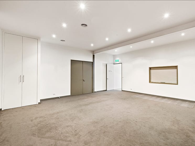 Click to view all images 2 & 3/23 Lakeside Drive Broadmeadows VIC 3047 - Image 3