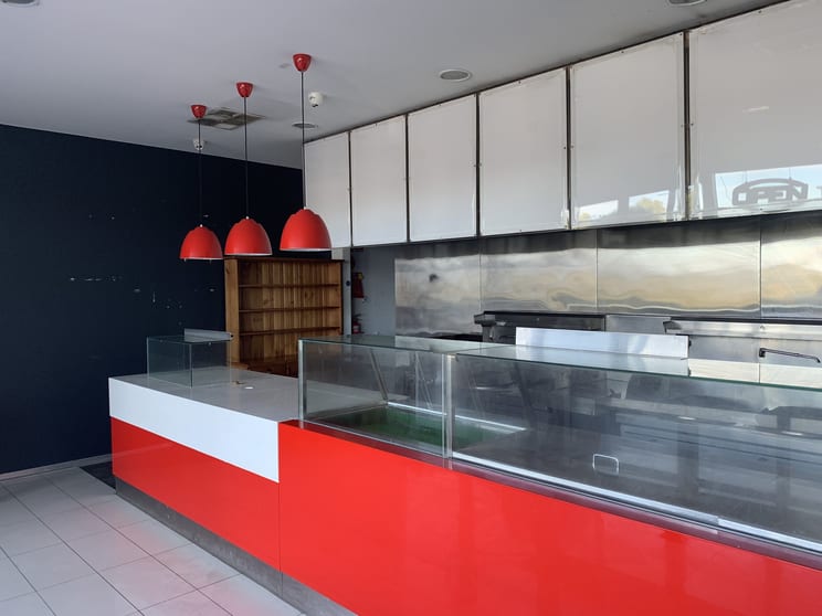 Click to view all images 4/5 Harcrest Boulevard Wantirna South VIC 3152 - Image 3