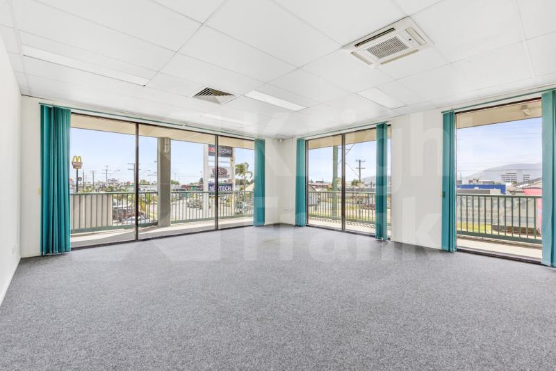 Level 1 Unit 4/4/138 George Street Rockhampton City QLD 4700 - Image 3