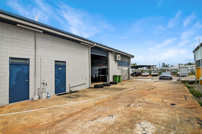 1/13 Yarrowee Street Currajong QLD 4812 - Image 3