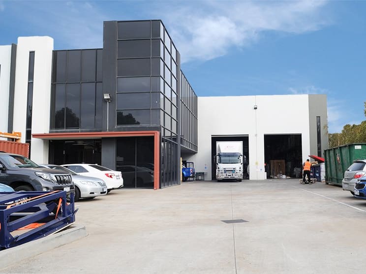 Click to view all images 62 Lillee Crescent Tullamarine VIC 3043 - Image 2