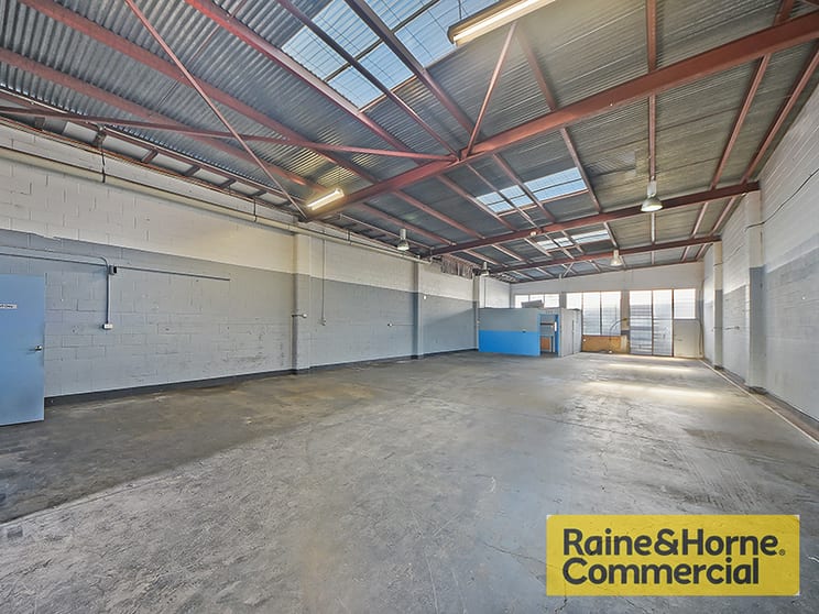 Click to view all images 18 Wolverhampton Street Stafford QLD 4053 - Image 2
