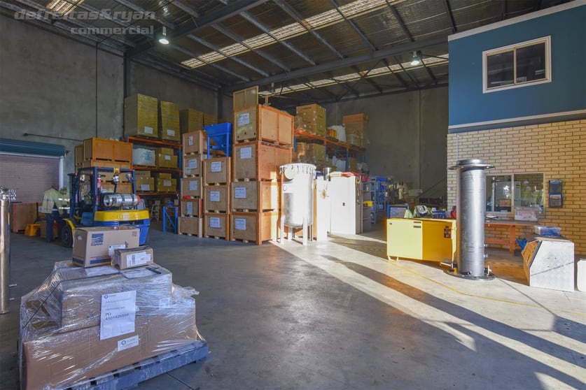 Click to view all images 30 Parkinson Way Kardinya WA 6163 - Image 3