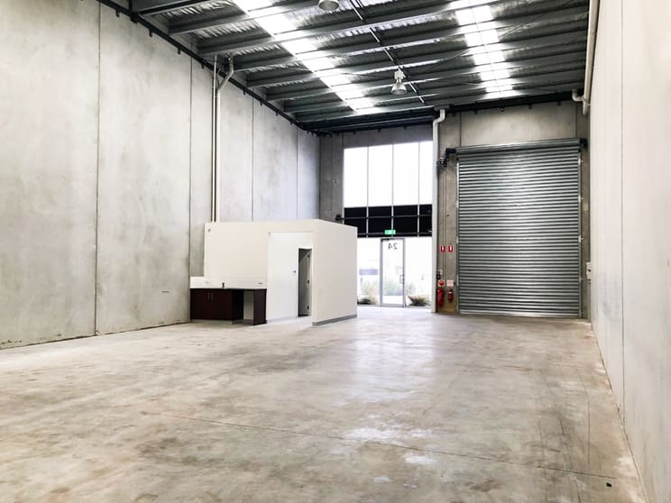 Click to view all images 24/71 Frankston Gardens Drive Carrum Downs VIC 3201 - Image 3