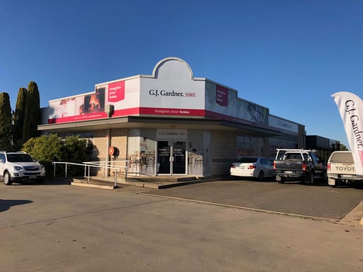 Click to view all images 121 Hammond Avenue Wagga Wagga NSW 2650 - Image 1