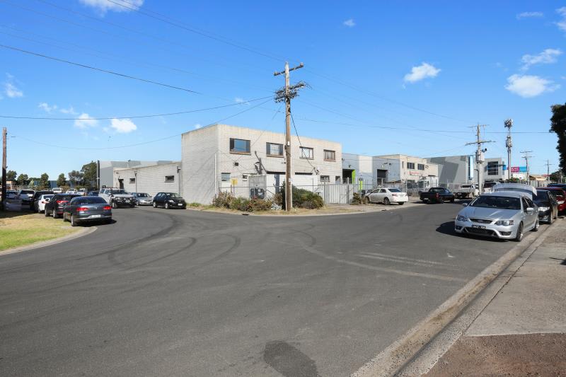Click to view all images 73 Triholm Avenue Laverton VIC 3028 - Image 1