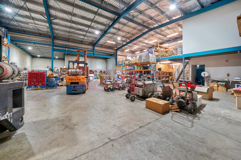 2/2 Samantha Place Smeaton Grange NSW 2567 - Image 3