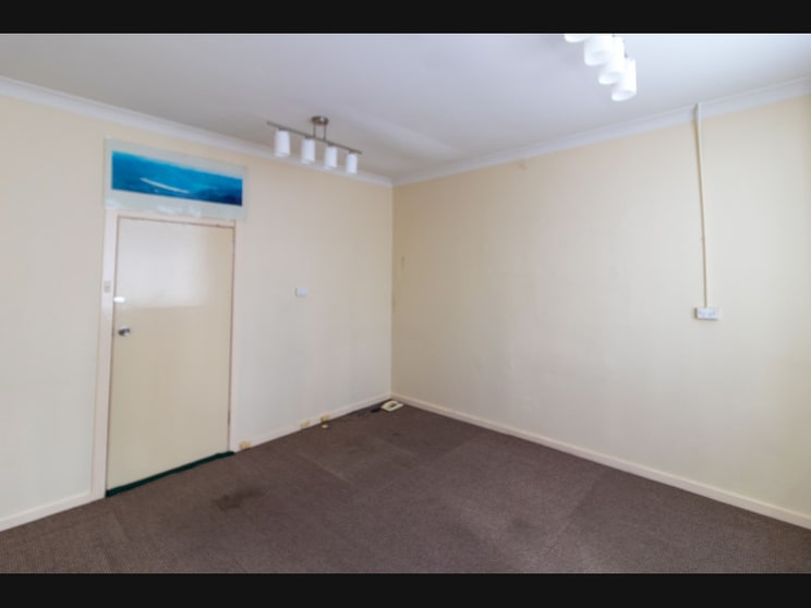 Click to view all images 11/135 Vincent Street Cessnock NSW 2325 - Image 2