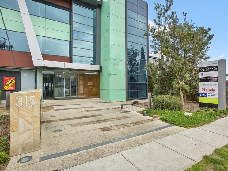 Click to view all images 315 Main Street Mornington VIC 3931 - Image 2