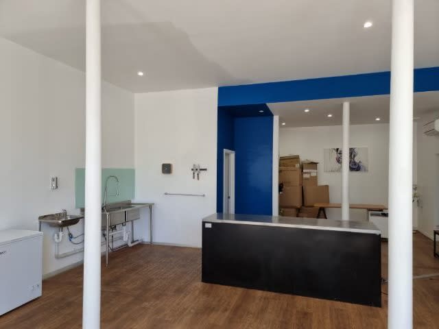 Click to view all images 170 St Kilda Road St Kilda VIC 3182 - Image 3