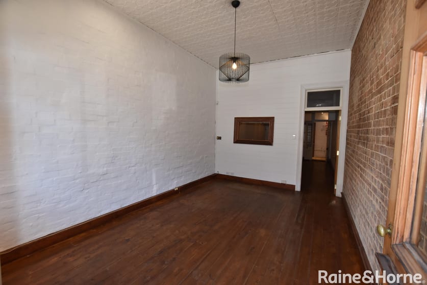 Click to view all images 215 Lords Place Orange NSW 2800 - Image 3