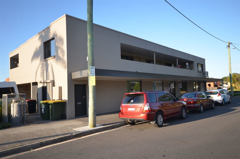 Click to view all images 2/11 Clifton Drive Port Macquarie NSW 2444 - Image 2