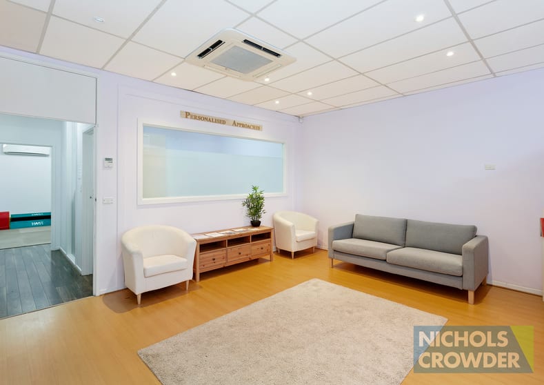 Click to view all images 3 Fir Street Dingley Village VIC 3172 - Image 2
