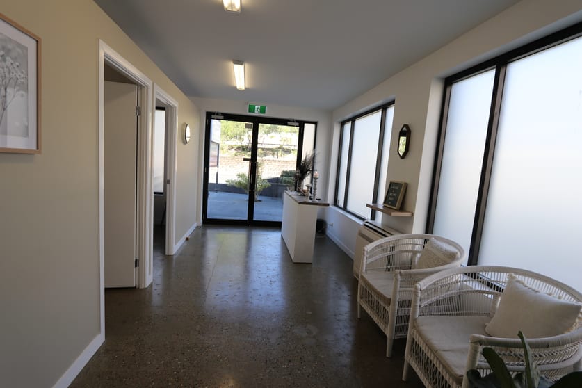 Click to view all images 1/89 West Burleigh Road Burleigh Heads QLD 4220 - Image 2