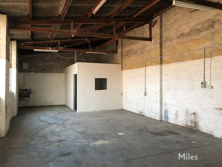 Click to view all images 3/33 Mologa Road Heidelberg West VIC 3081 - Image 2