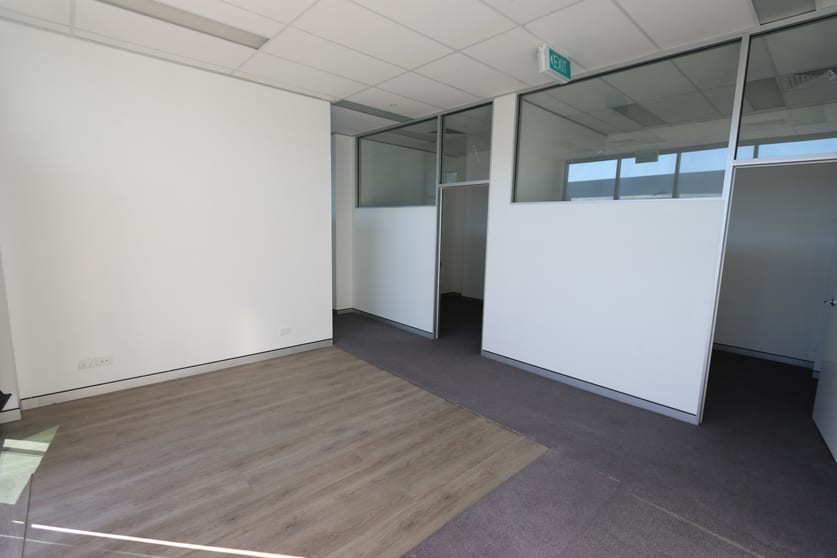 Click to view all images 5/93 West Burleigh Road Burleigh Heads QLD 4220 - Image 3