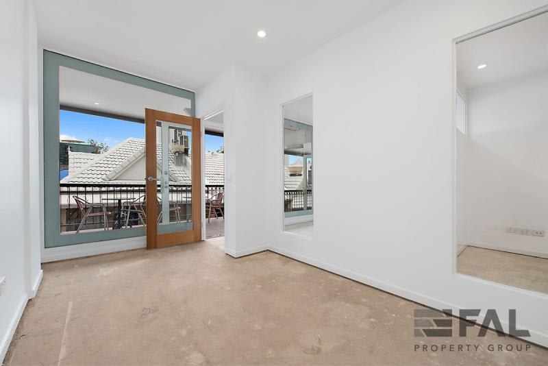 Click to view all images Unit 22/20 Park Road Milton QLD 4064 - Image 2