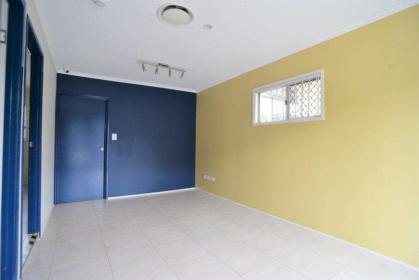 Click to view all images 27 Vanessa Boulevard Springwood QLD 4127 - Image 2