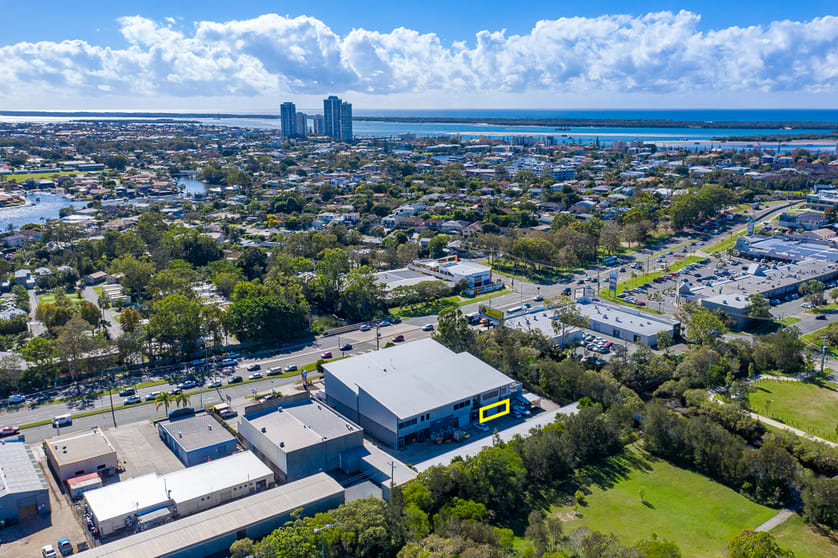 Click to view all images 2/118 Brisbane Road Labrador QLD 4215 - Image 3
