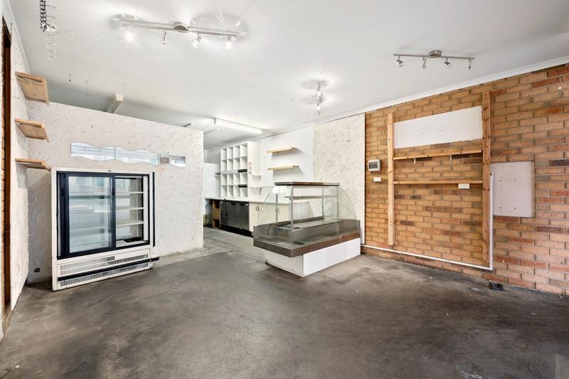 Click to view all images 1 Barrett Lane Mornington VIC 3931 - Image 3