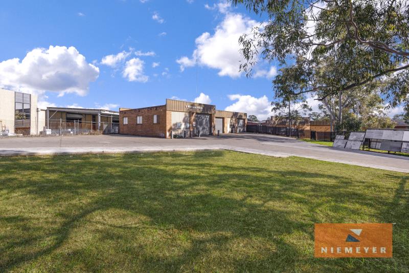 Click to view all images 2 Wiltona Place Girraween NSW 2145 - Image 3