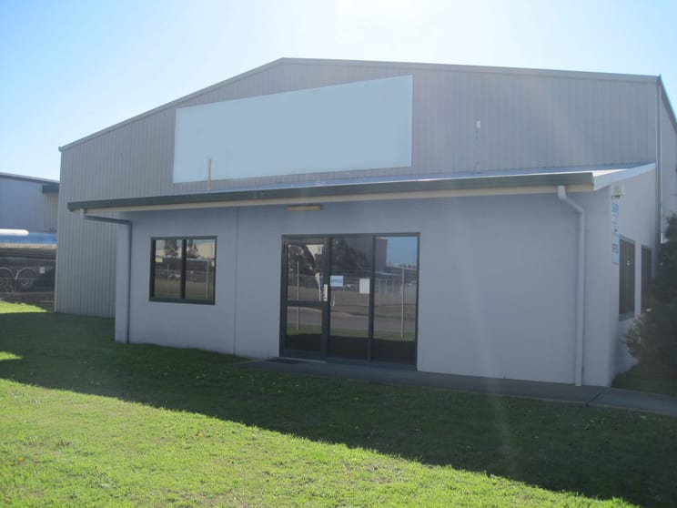 156 Racecourse Road Rutherford NSW 2320 - Image 2