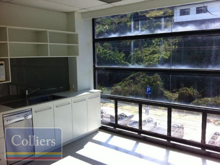 Click to view all images 2/77 Denham Street Townsville City QLD 4810 - Image 2