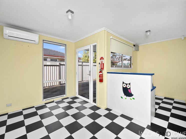64 Robertson Drive Mornington VIC 3931 - Image 2