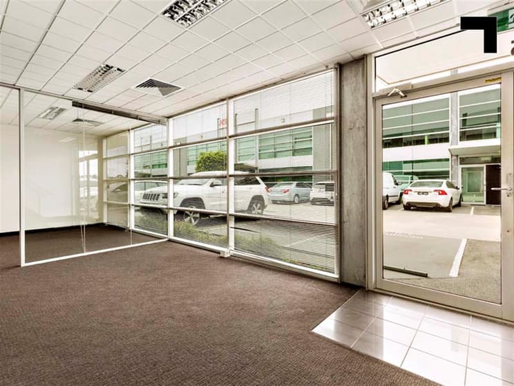 5/3 Westside Avenue Port Melbourne VIC 3207 - Image 3