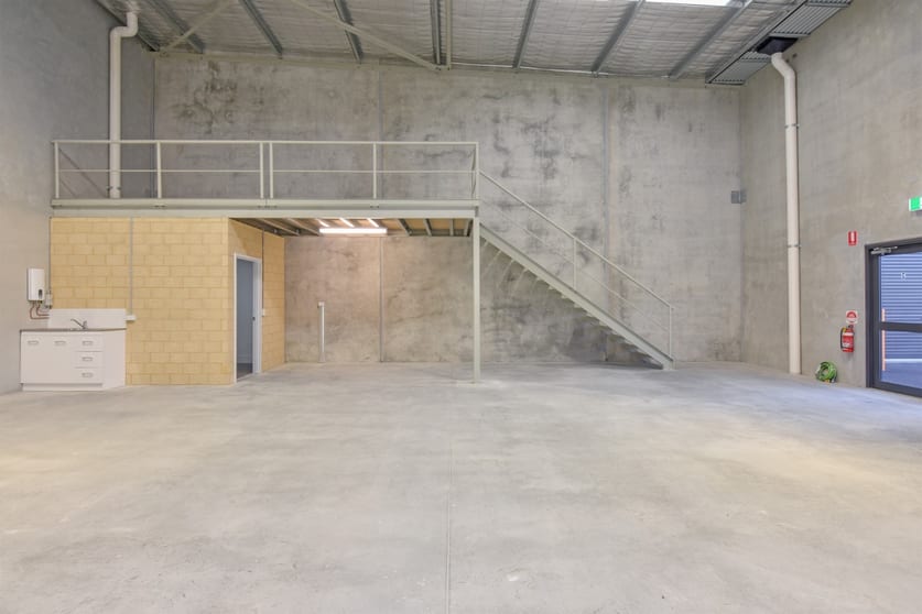 Click to view all images 2/10 Bellamy Street O'connor WA 6163 - Image 3
