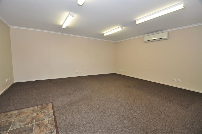 Click to view all images 2/35-39 Howard Street Epsom VIC 3551 - Image 3