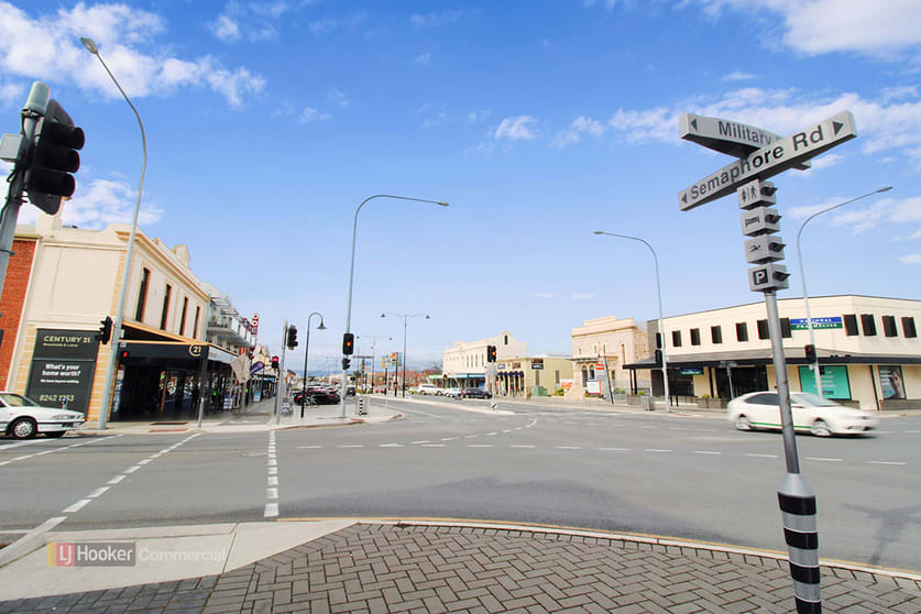 Click to view all images 2/51-53 Semaphore Road Semaphore SA 5019 - Image 2