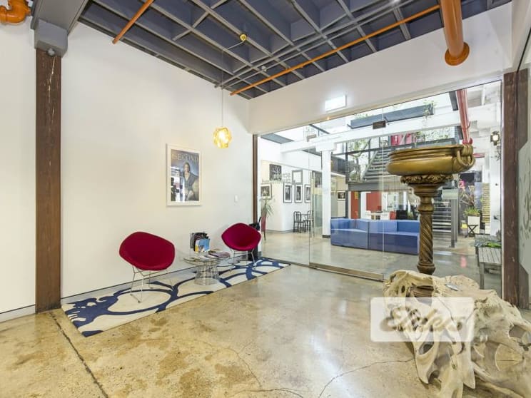 Click to view all images 30 Florence Street Newstead QLD 4006 - Image 2