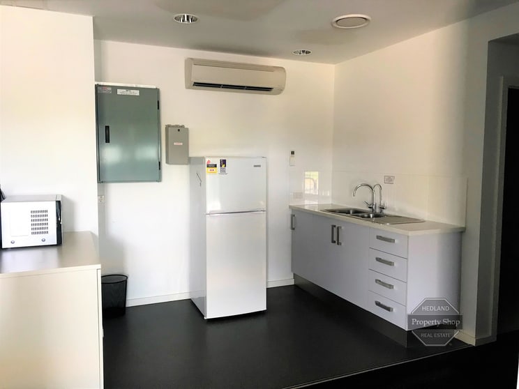 Click to view all images 2/19 Edgar Street Port Hedland WA 6721 - Image 3