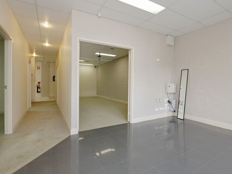 2/14 Shields Crescent Booragoon WA 6154 - Image 2
