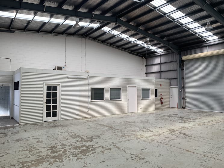 Click to view all images 3/128 Coonawarra Road Winnellie NT 0820 - Image 1
