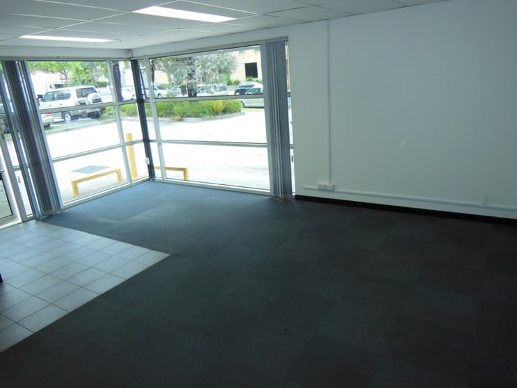33 Connell Road Oakleigh VIC 3166 - Image 2