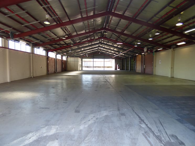 Click to view all images 2 Park Road Oakleigh VIC 3166 - Image 3