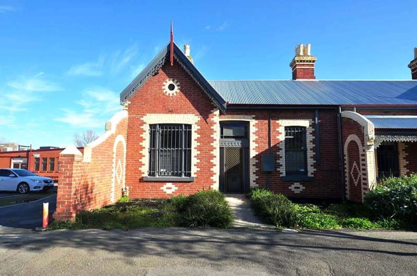 Click to view all images 10 Garsed Street Bendigo VIC 3550 - Image 1