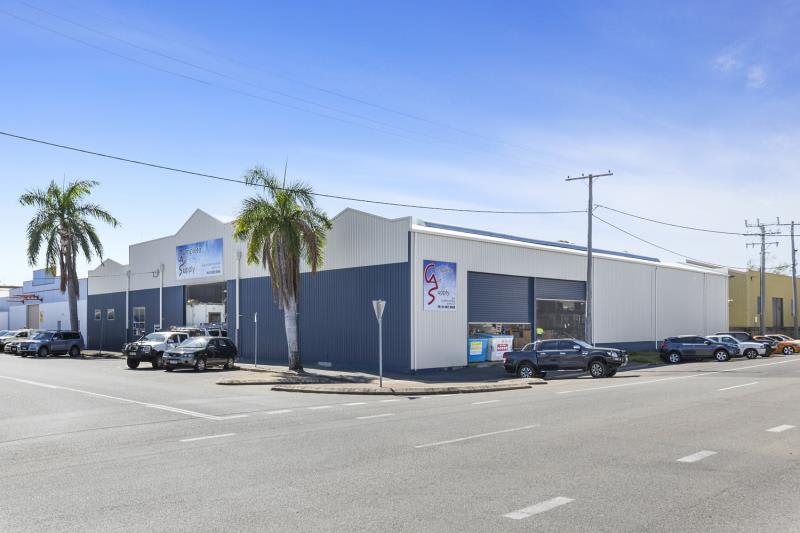Click to view all images 235 East Street Rockhampton City QLD 4700 - Image 2