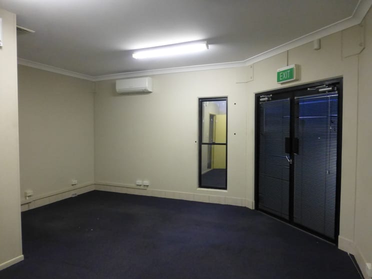 Click to view all images Archerfield QLD 4108 - Image 3