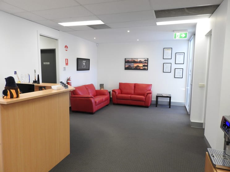 Click to view all images 2/1174 Nepean Highway Cheltenham VIC 3192 - Image 3