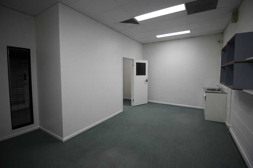 F2/12-14 Lake Street Cairns City QLD 4870 - Image 3