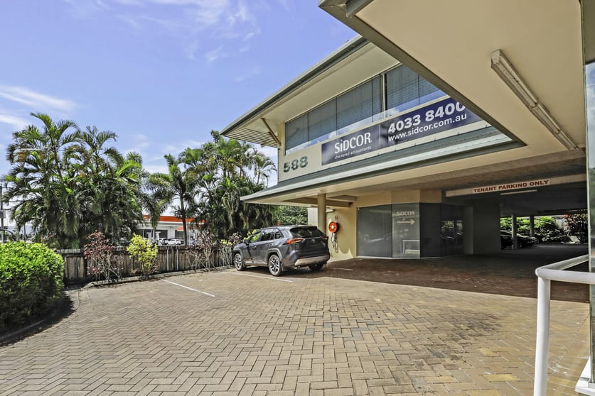 Click to view all images 588 Bruce Highway Woree QLD 4868 - Image 2