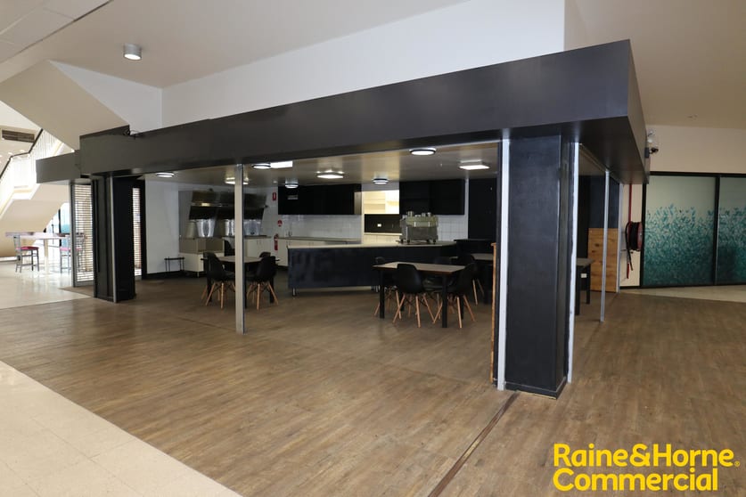 Click to view all images Shop 10, 46-52 Baylis Street Wagga Wagga NSW 2650 - Image 1