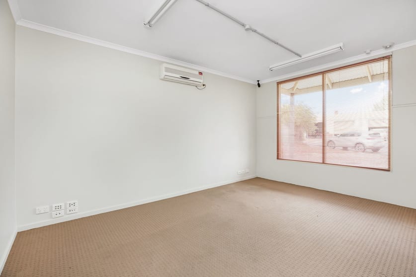 Click to view all images 5 Eve Court Golden Square VIC 3555 - Image 3