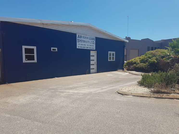 Click to view all images 10 Holder Way Malaga WA 6090 - Image 2