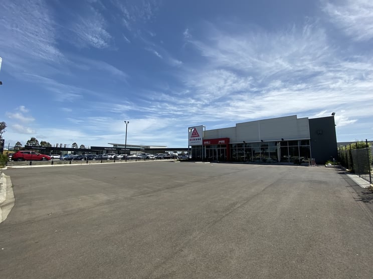 Click to view all images 370 Cooper Street Epping VIC 3076 - Image 2