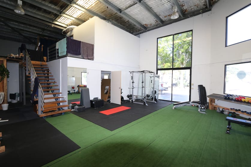 Click to view all images 1/11 Dover Drive Burleigh Heads QLD 4220 - Image 2