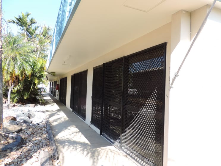 Click to view all images Shop 5/99 Musgrave Street Berserker QLD 4701 - Image 3